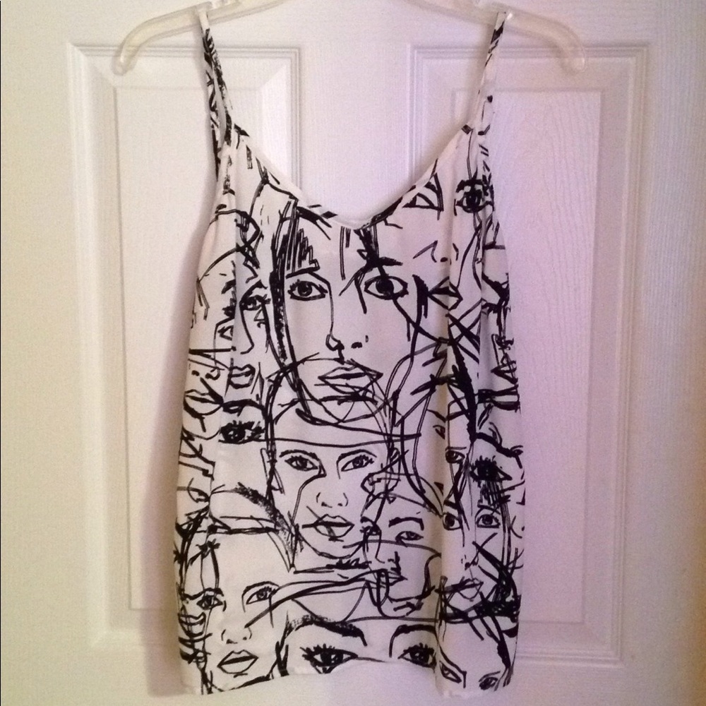 It's still looks brand new only worn twice!